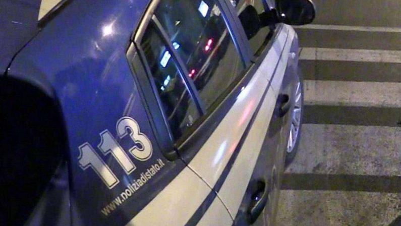 Roma, rissa con spray urticante e bottiglie di vetro a Trastevere tra 15 ragazzi: tre in manette