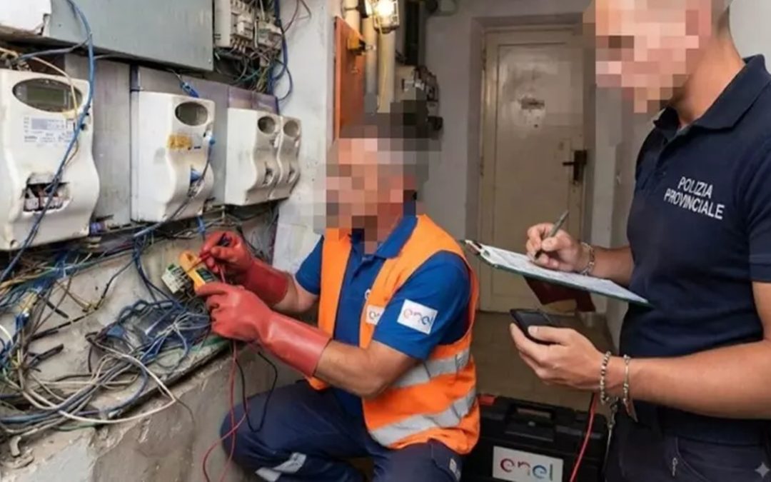 Da dieci anni rubavano l’elettricità da una scuola: denunciati
