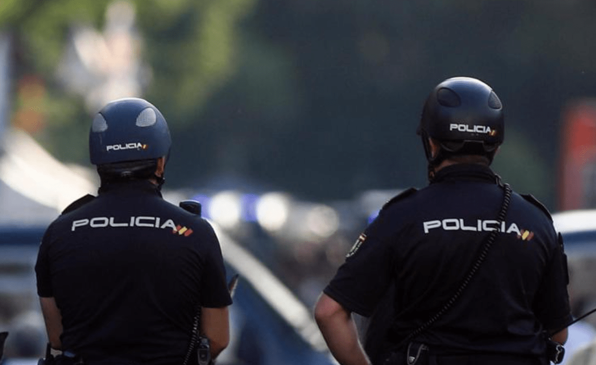 https://www.quotidianodelsud.it/wp-content/uploads/2026/08/polizia-spagnola.png