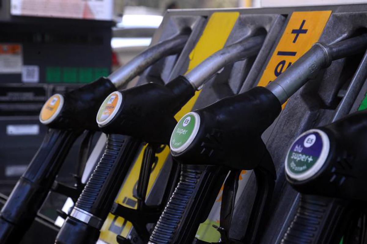 https://www.quotidianodelsud.it/wp-content/uploads/2026/08/pompe-carburanti-ftg.jpeg