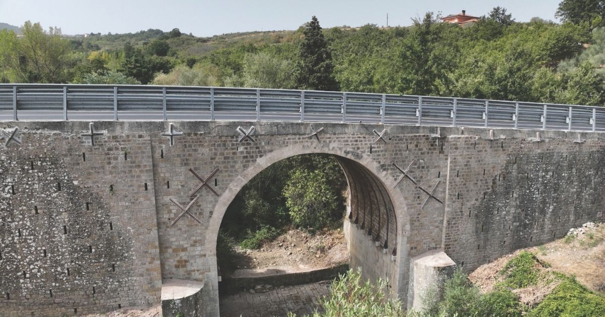 https://www.quotidianodelsud.it/wp-content/uploads/2026/08/ponte-meccadinardo.jpg