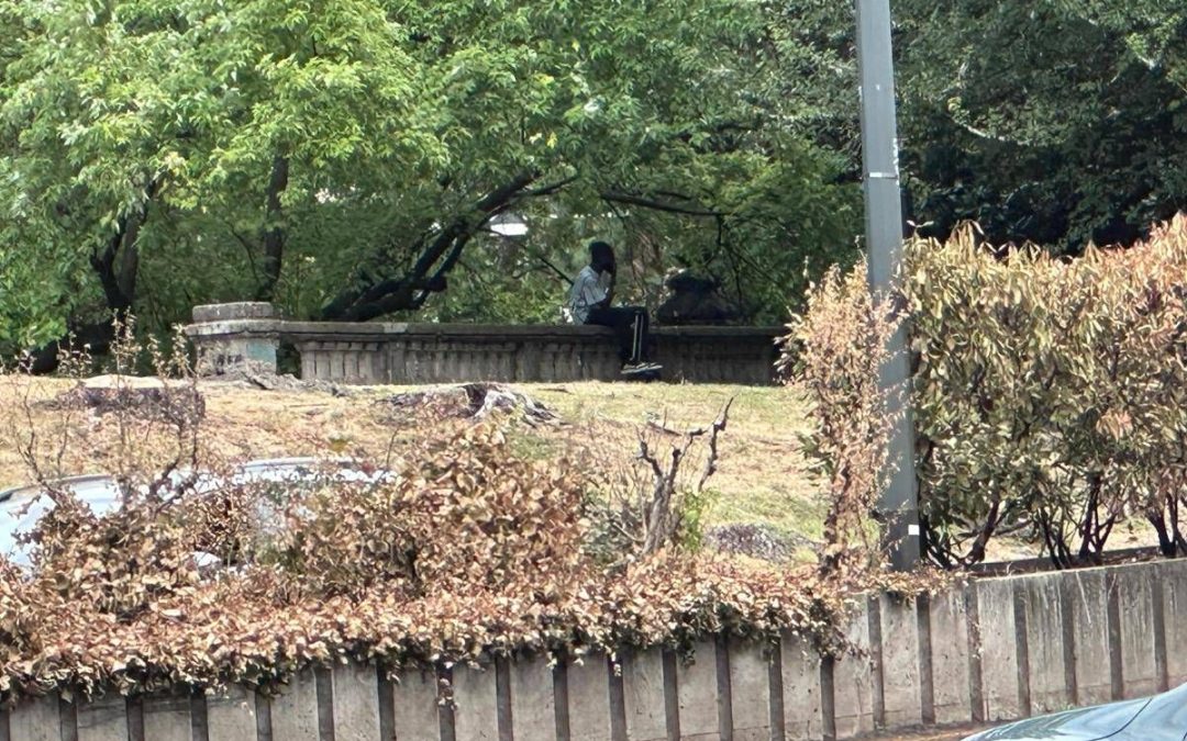 Milano, nuova aggressione ai Bastioni di Porta Venezia dopo la rissa: “Ormai è zona di crack”