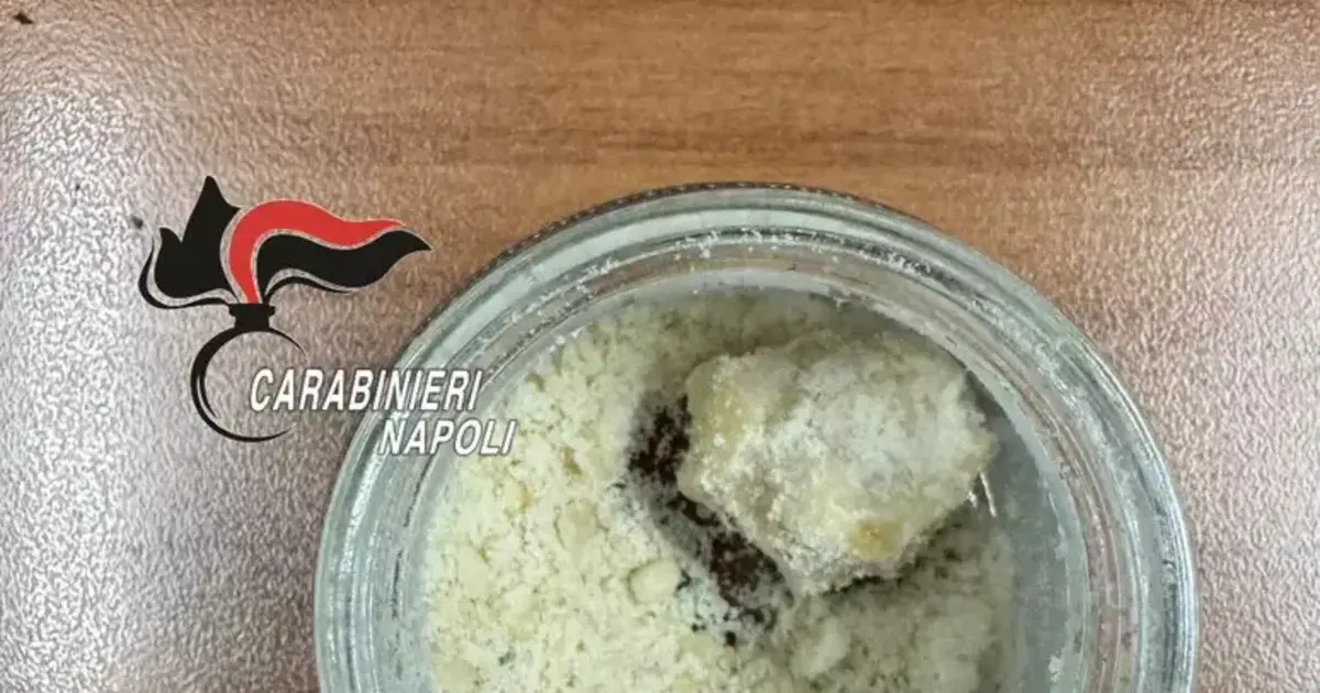 https://www.quotidianodelsud.it/wp-content/uploads/2026/08/pozzuoli-hashish-bianco.jpg