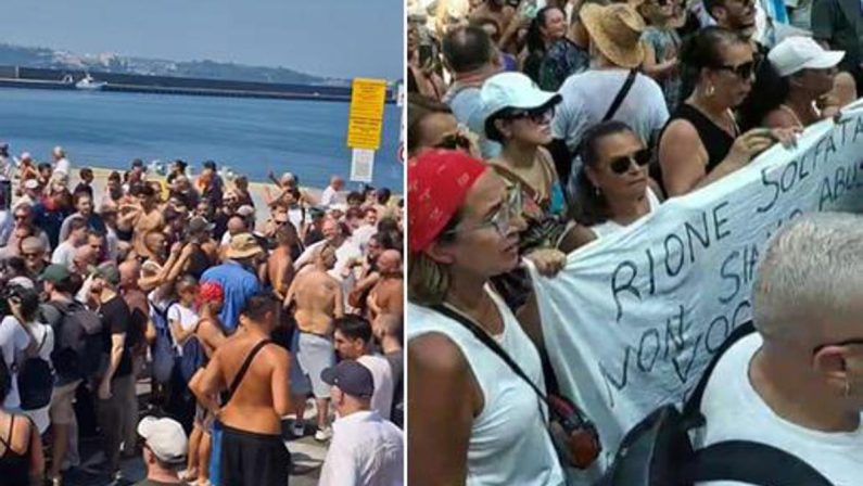 Campi Flegrei, esplode la protesta dopo il terremoto: porto di Pozzuoli bloccato