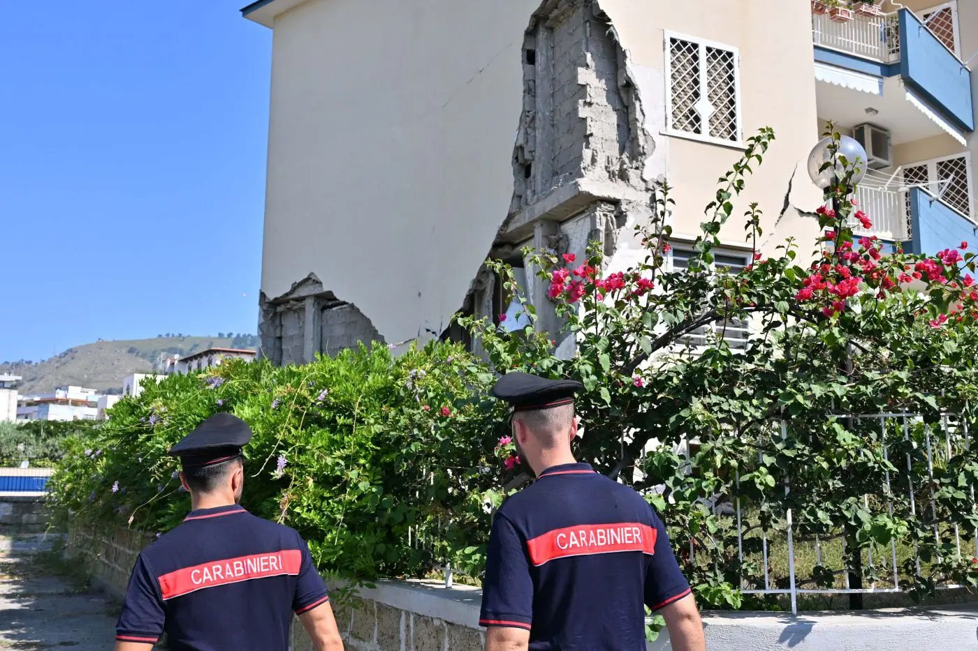 https://www.quotidianodelsud.it/wp-content/uploads/2026/08/pozzuoli-terremoto.jpg