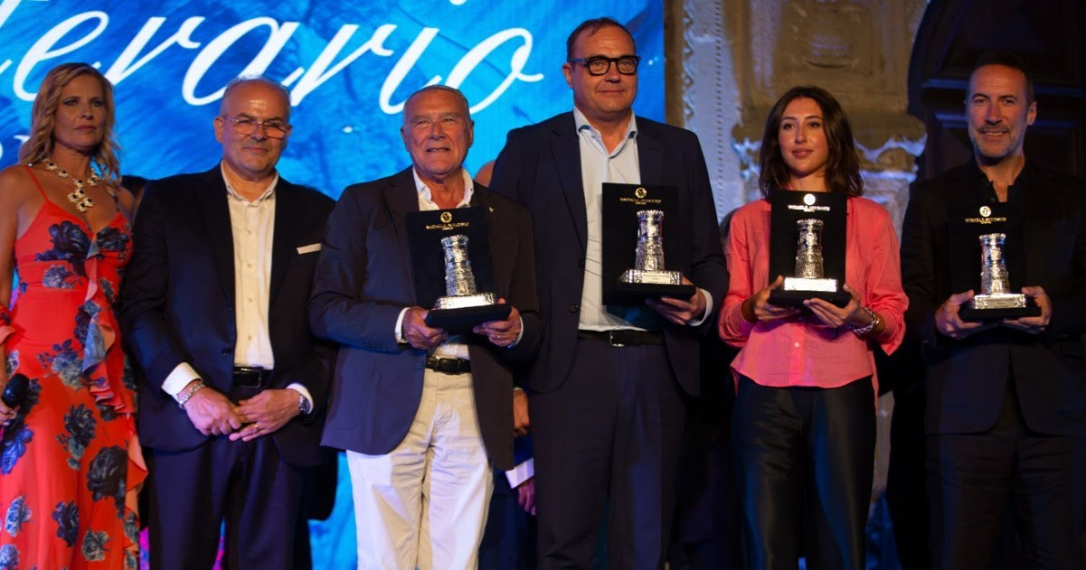 https://www.quotidianodelsud.it/wp-content/uploads/2026/08/premio-caccuri-vincitori.jpg