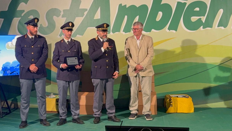 Il premio nazionale di Legambiente alla Squadra Mobile di Crotone