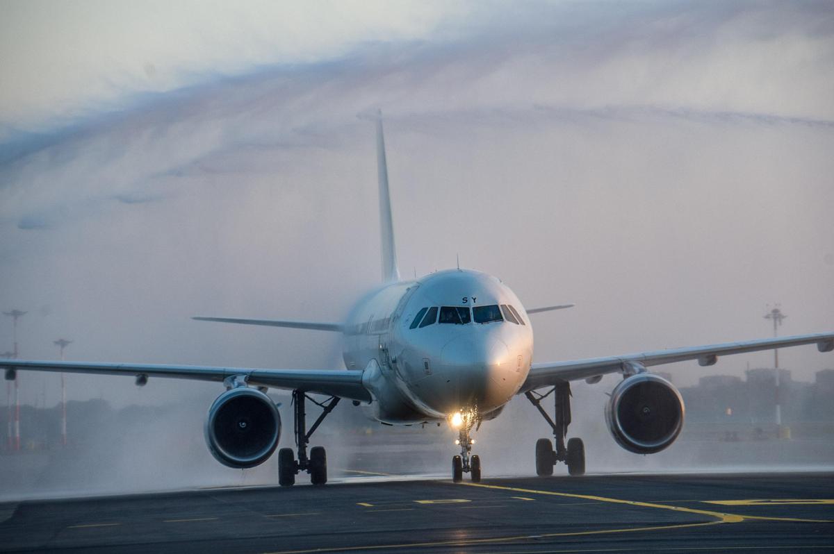 https://www.quotidianodelsud.it/wp-content/uploads/2026/08/primo-aereo-alitalia-az2092-atterra-a-linate-aeroporto.jpeg