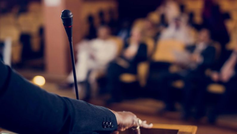 Insegna che “il cambiamento climatico esiste”, professore licenziato in America