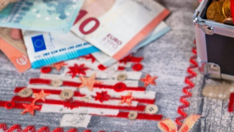 Cenoni, regali e carovita, ecco quanto costa il Natale a Cosenza