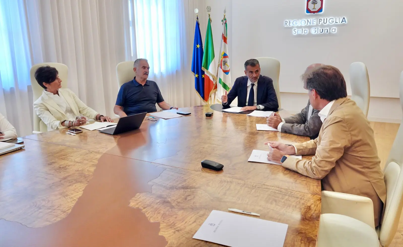 https://www.quotidianodelsud.it/wp-content/uploads/2026/08/puglia-decaro.jpeg