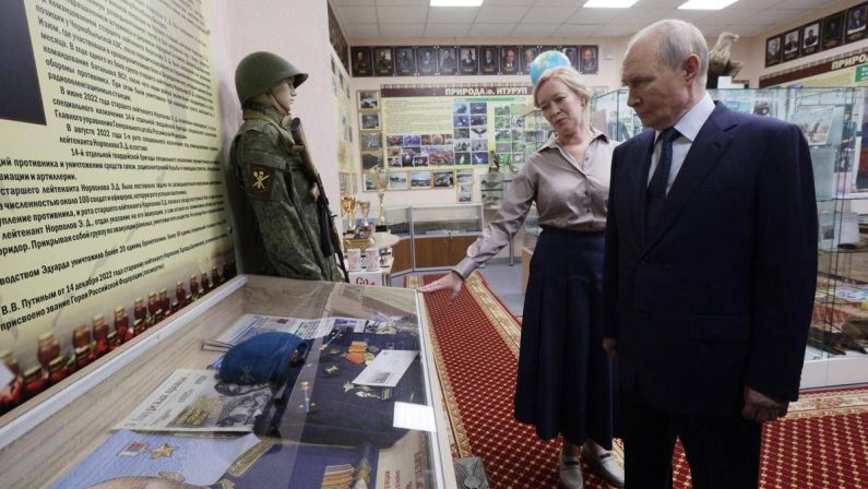 Russia, Putin visita per la prima volte le isole Curili: ferma protesta del Giappone