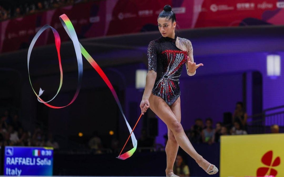 Raffaeli bronzo ai mondiali di ritmica, l’azzurra qualificata per i Giochi di Los Angeles
