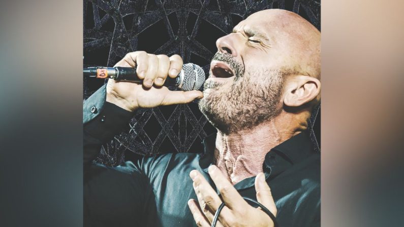 Raiz in concerto a Sibari: «Napoli è una radice che guarda al mondo»
