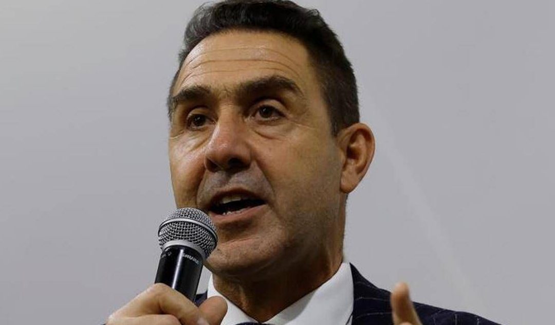 Sondaggio politico, Vannacci supera Forza Italia e Fratelli d’Italia cala