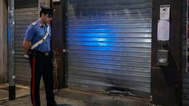 Roma, ordigno in via Casilina: esplosione nella notte davanti a un negozio di noleggio auto
