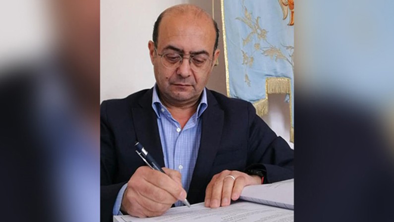 Esplosione a Mileto, proclamato il lutto cittadino e sospesi i festeggiamenti per San Fortunato