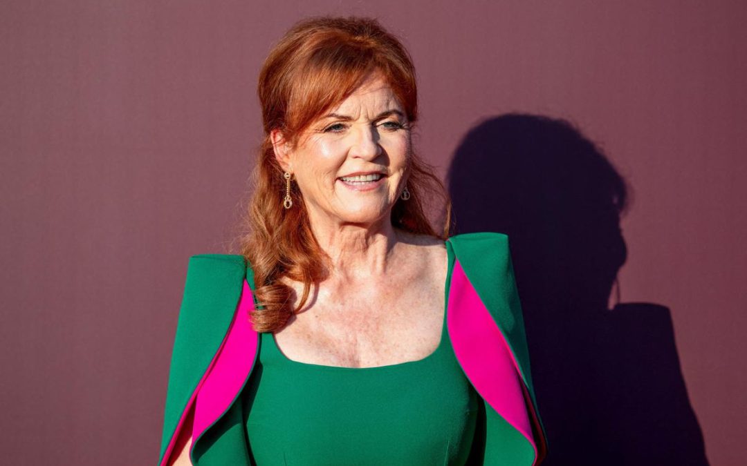Sarah Ferguson torna nel Regno Unito dopo lo scandalo Epstein