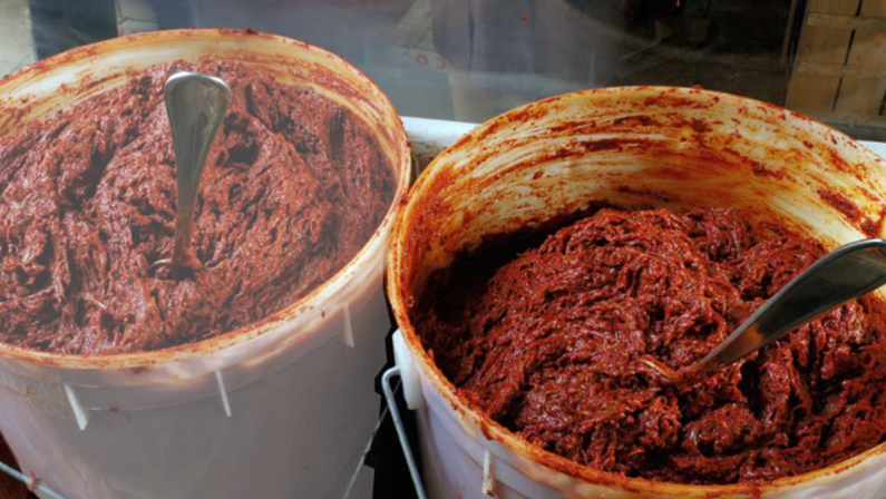 Crucoli, la storica sagra della sardella finisce sotto la lente