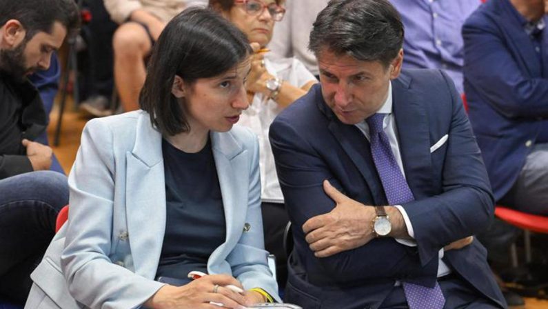 Ucraina, Pd risponde a Conte: “Sciogliere nodi con le primarie? Grave errore, serve sintesi tra i partiti”