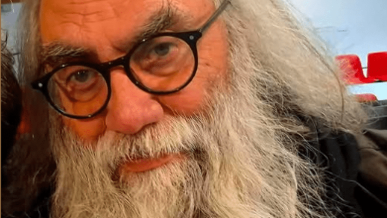 È morto Marco Schiavina, ‘Orso’ tra gli ideatori di ‘Turisti per caso’: aveva 71 anni