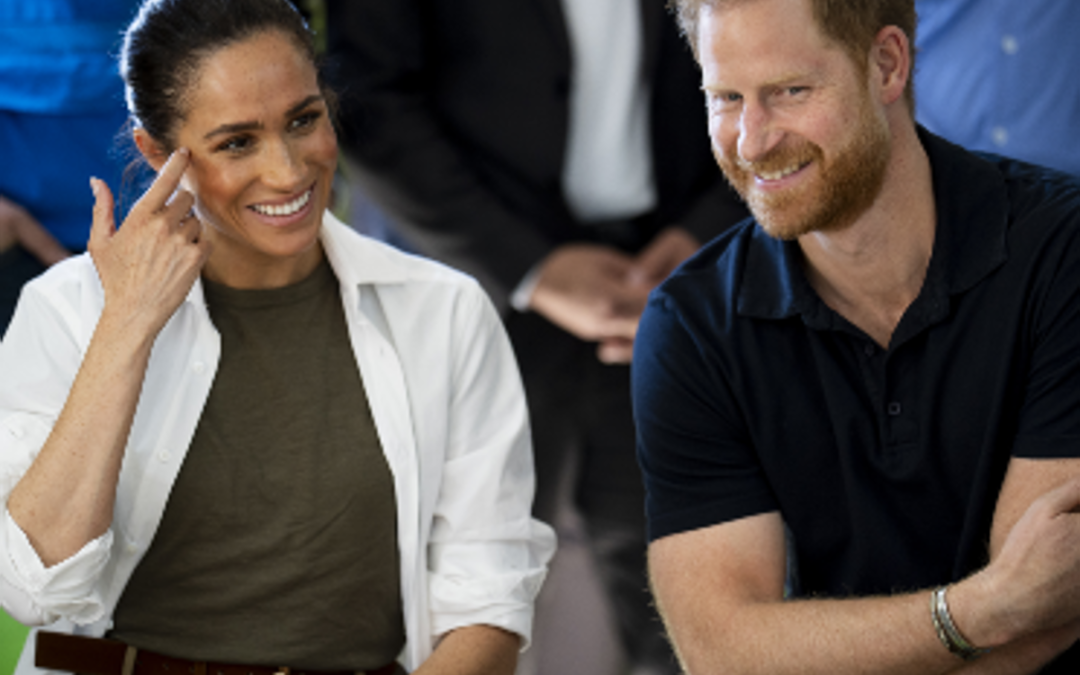 Harry e Meghan, Bbc: “Sono arrivati nel Regno Unito”. Il rientro con i figli dopo sei anni