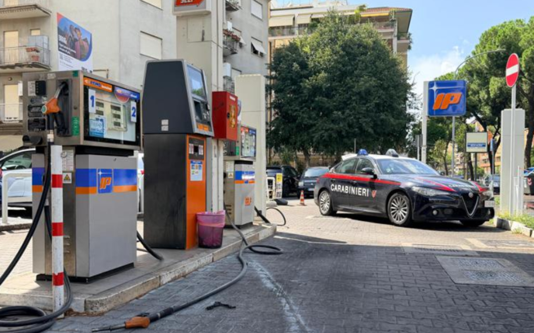 Roma, morto il 33enne che si era dato fuoco al distributore di benzina