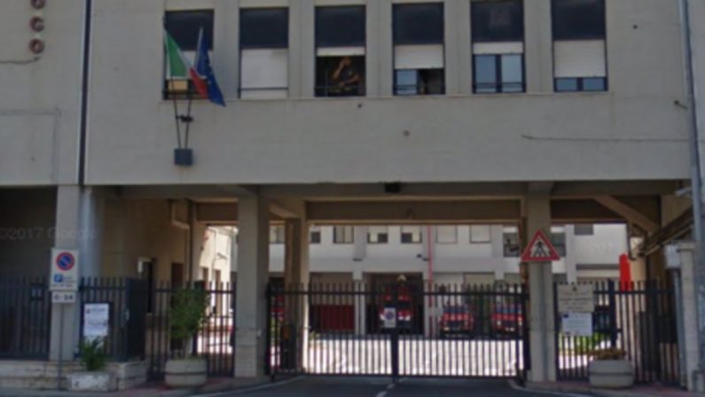 Reggio Calabria, Caserme dei Vigili del Fuoco fatiscenti: «Adesso basta»