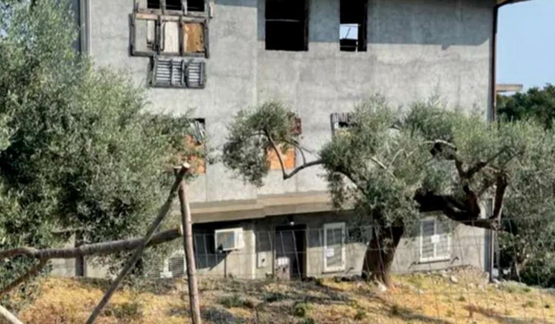 Stignano, ipotesi omicidio per l’uomo trovato morto in casa: Fermata la moglie