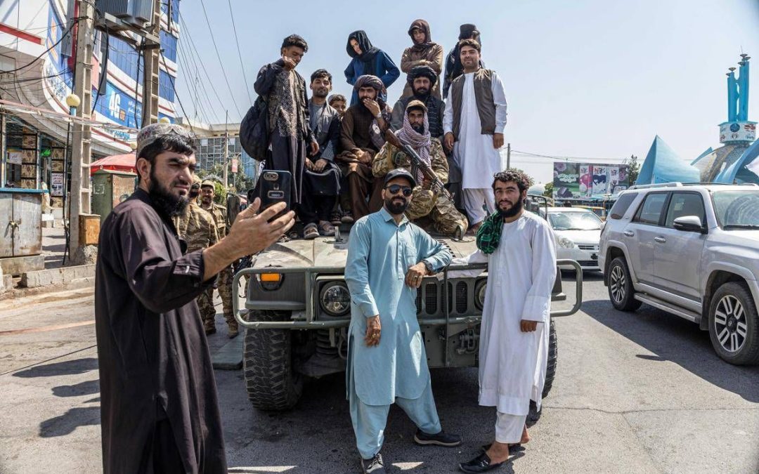 Afghanistan, cinque anni fa cadeva Kabul: la ‘pace’ dei Talebani in un’emergenza senza fine