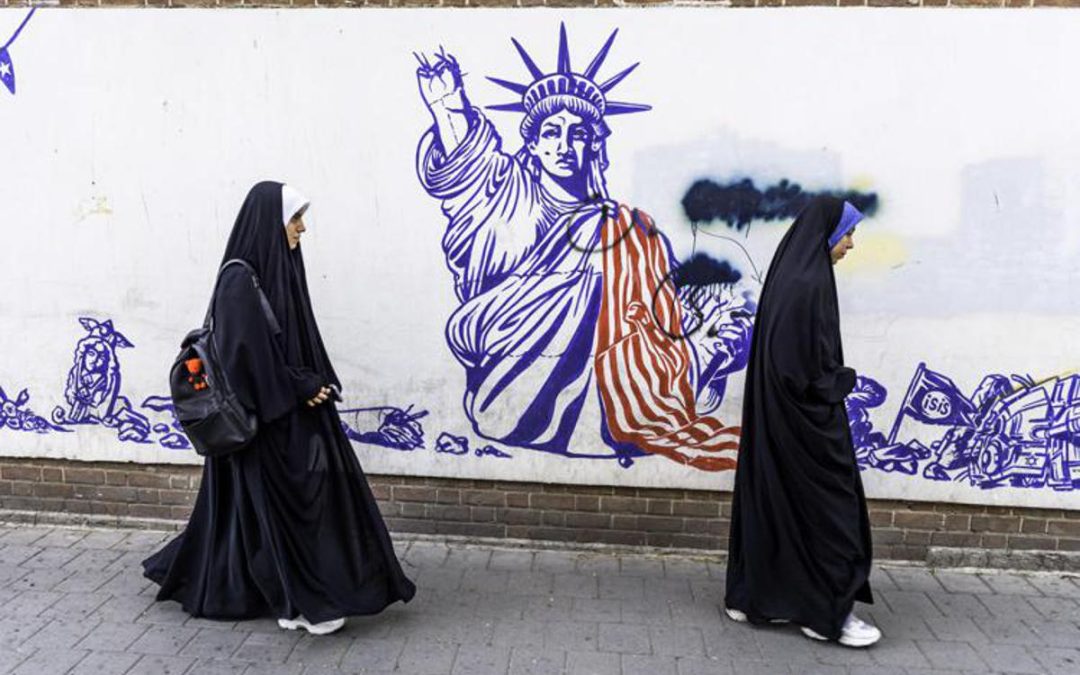 Iran, al via l’offensiva economica di Trump: sanzioni contro 60 organizzazioni, persone e navi