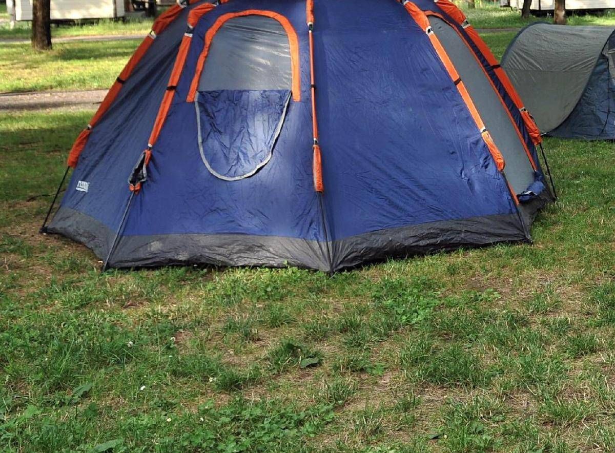 https://www.quotidianodelsud.it/wp-content/uploads/2026/08/tenda-campeggio98-ipa.jpeg