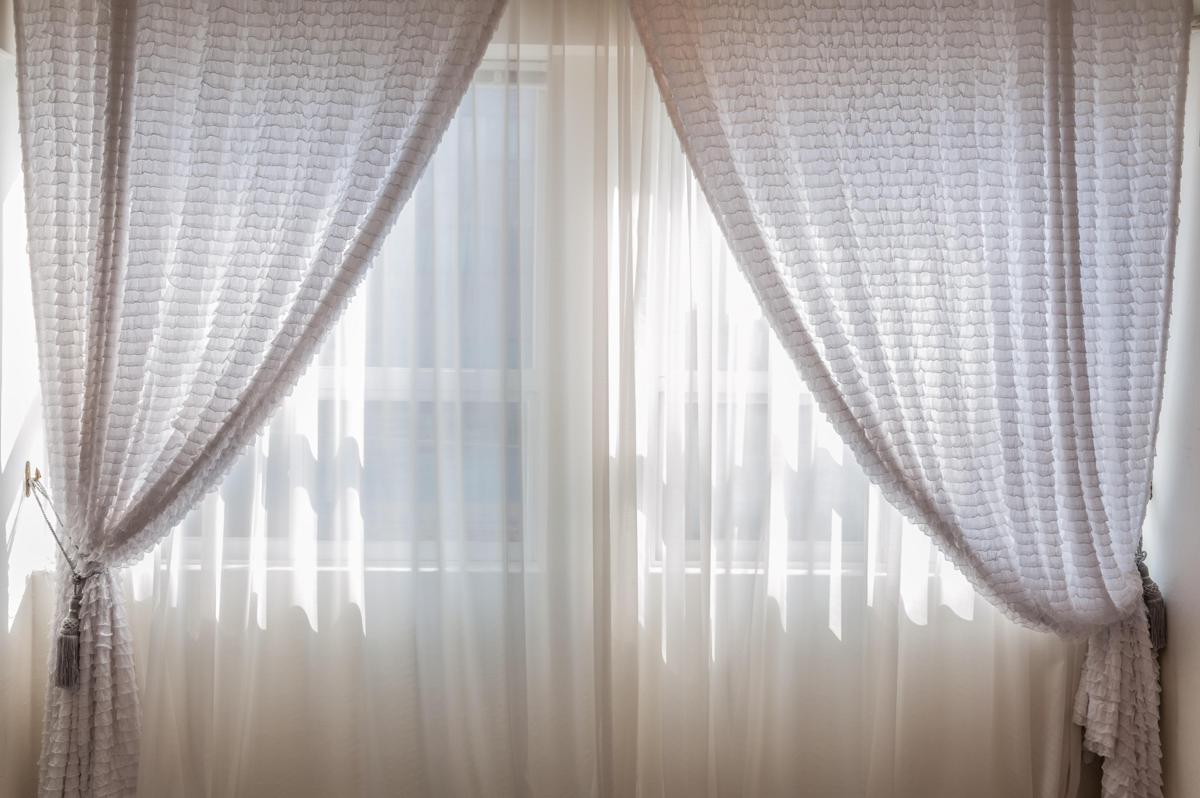 https://www.quotidianodelsud.it/wp-content/uploads/2026/08/tende-camera-letto-123rf.jpeg
