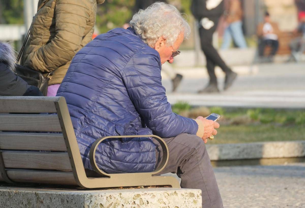 https://www.quotidianodelsud.it/wp-content/uploads/2026/08/truffe-agli-anziani.jpeg