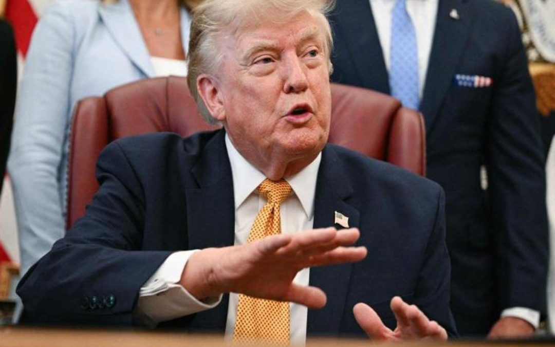 Trump all’Iran: “Ultima chance per un accordo”. E rilancia la riapertura di Hormuz entro oggi