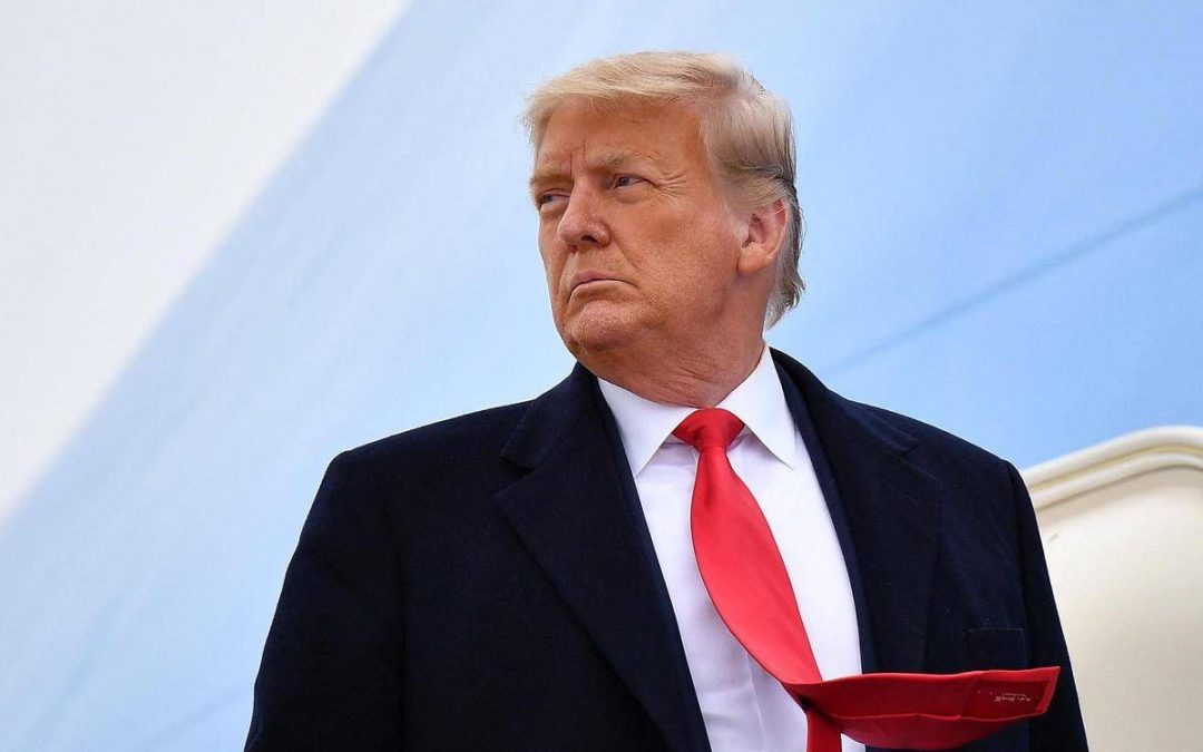 Usa, Trump cambia aereo in segreto ma giornalisti tenuti all’oscuro: è polemica