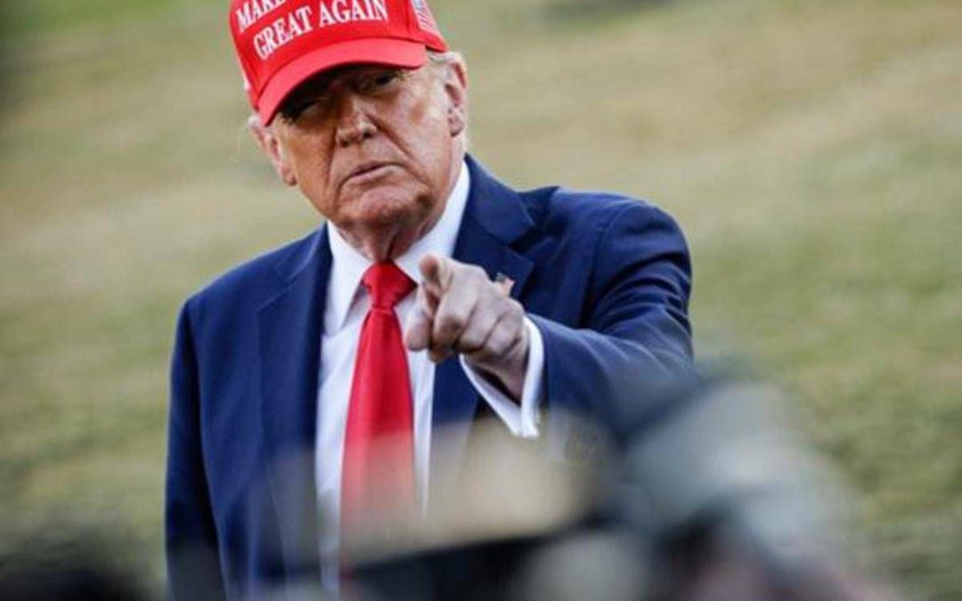Usa, l’allarme degli ex 007: “Trump sta concentrando potere e indebolendo le istituzioni”