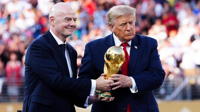 Trump: “La Fifa commetterebbe un grave errore se sostituisse Infantino”