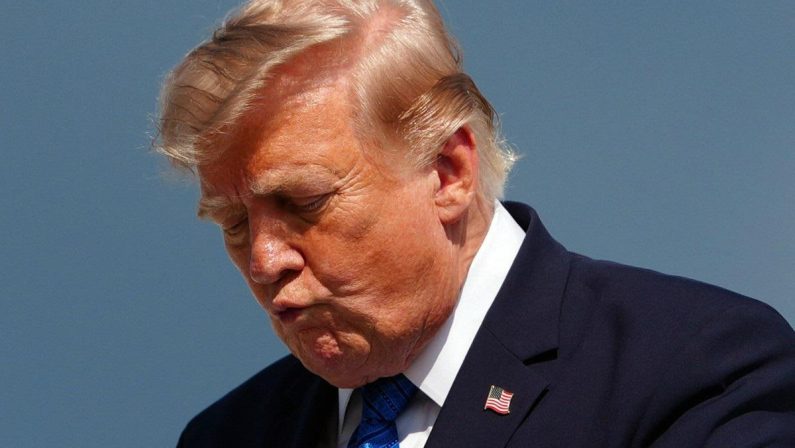 Iran, annunci di raid imminenti e poi ‘ripensamenti’: tutte le volte di Trump