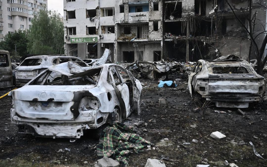 Ucraina, missili russi colpiscono Kiev: 2 morti e una ventina di feriti