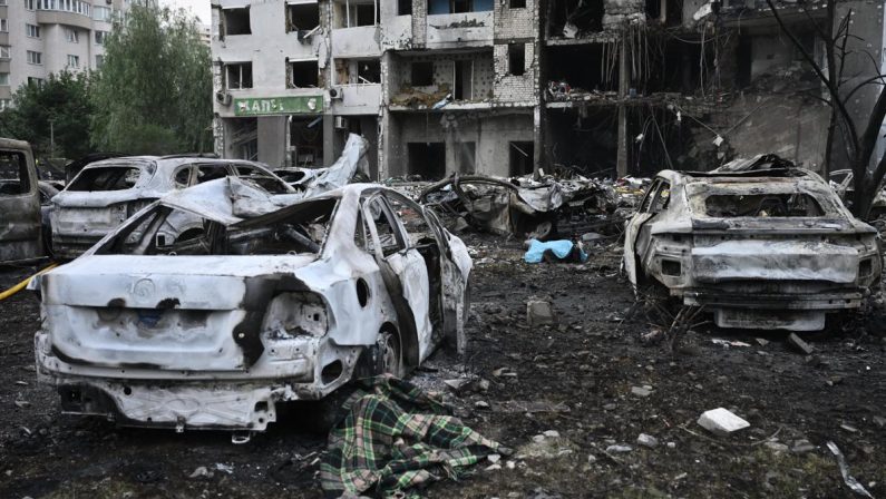 Ucraina, missili russi colpiscono Kiev: 2 morti e una ventina di feriti