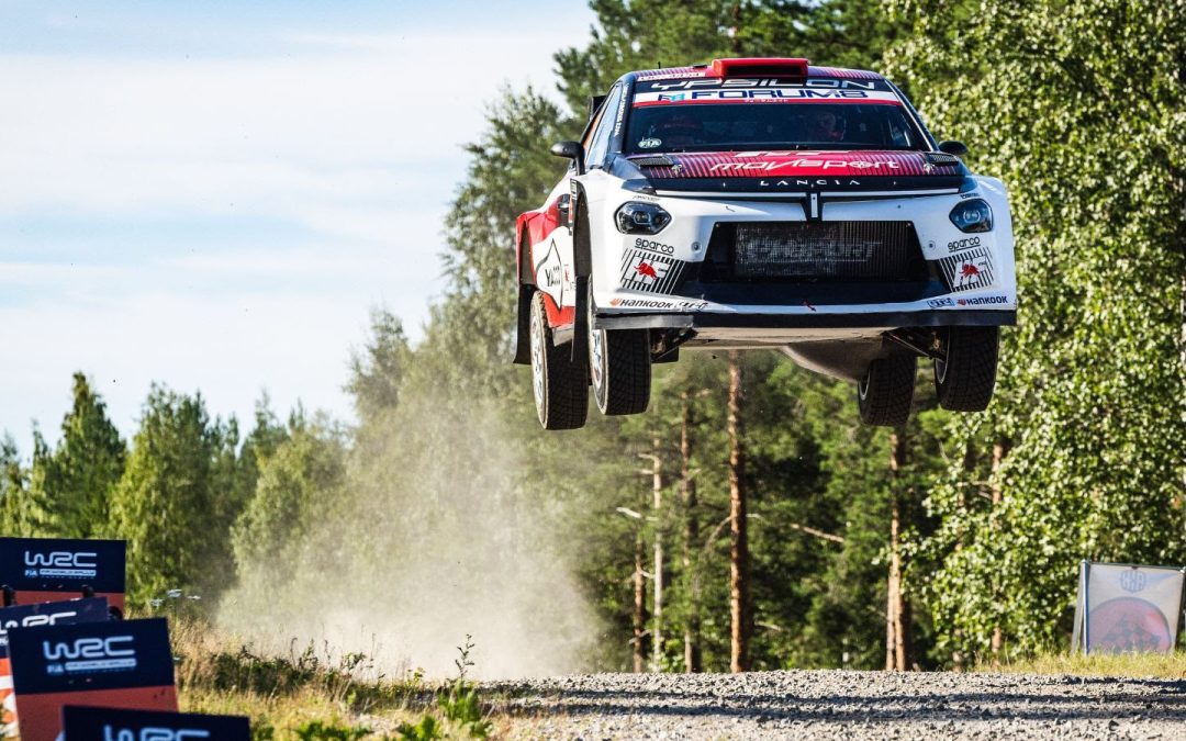 Lancia Corse HF conferma il proprio potenziale sugli sterrati del leggendario Rally Finland