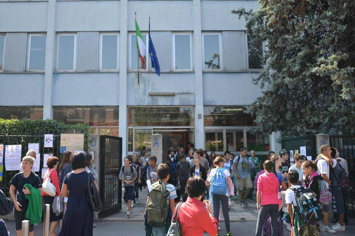 https://www.quotidianodelsud.it/wp-content/uploads/2026/08/uscita-degli-alunni-delle-scuola-secondaria-puecher-di-via-castellino-da-castello.jpeg