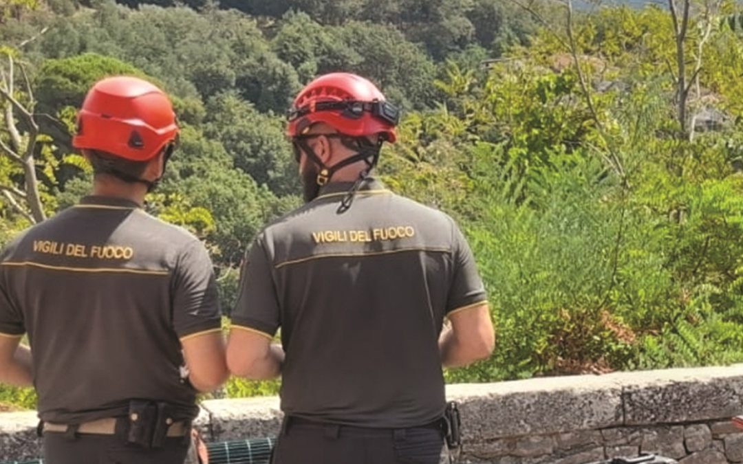 Vigili del fuoco impegnati nelle ricerche