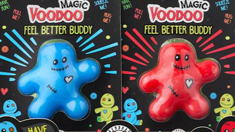 Bambolina voodoo con amianto, scatta la segnalazione del ministero della Salute: “Pericolosa in caso di rottura”