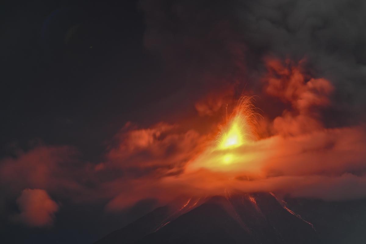 https://www.quotidianodelsud.it/wp-content/uploads/2026/08/vulcano-fuego-afp.jpeg
