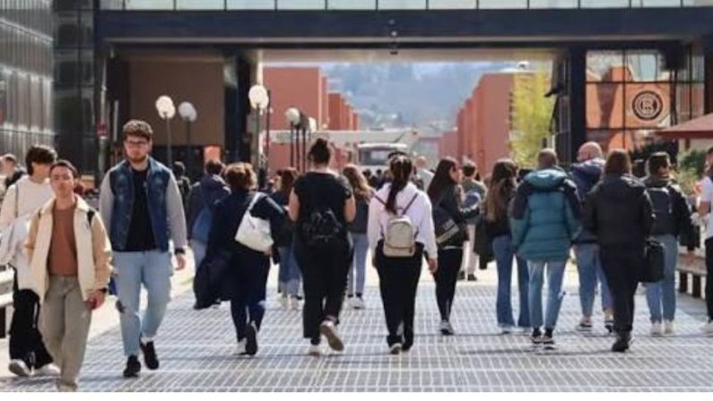 Studenti lavoratori all’Unical: tra lezioni, turni e stipendi che non bastano