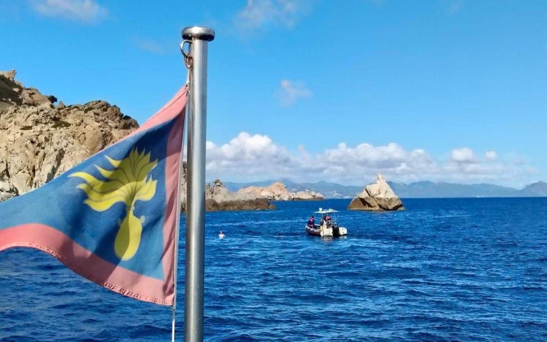 Barchino di migranti travolge e uccide 17enne che fa il bagno sul sup a Su Giudeu: arrestato scafista