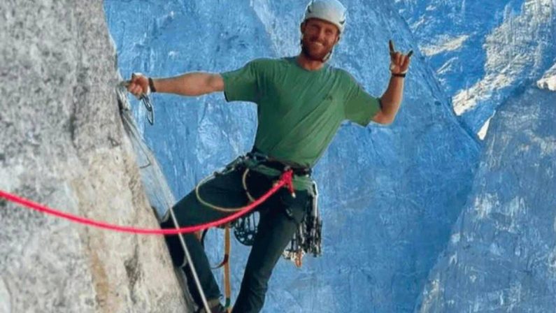 Tragedia in Sierra Nevada, morto alpinista Jake Whisenant: nel 2024 la sua scalata record su El Capitan