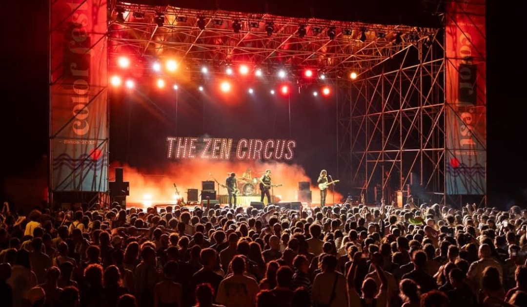 Gli Zen Circus sul palco del Color Fest